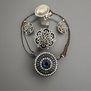 Denim Medallion 15 In. Chain Two Sided Faux Pearl Black Silver Filigree Earring